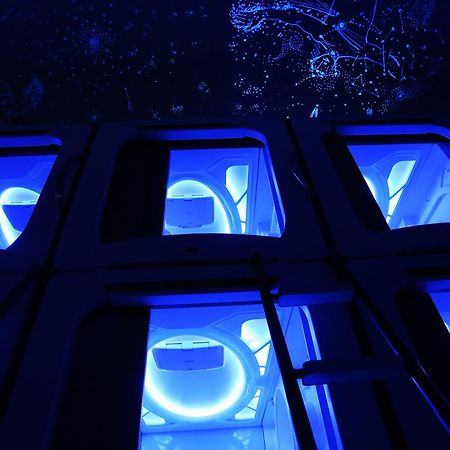 Subspace Hostel Загреб Екстериор снимка