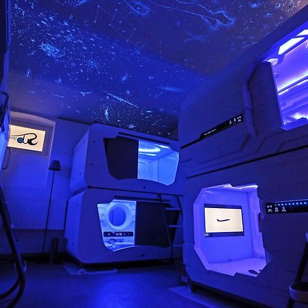Subspace Hostel Загреб Екстериор снимка