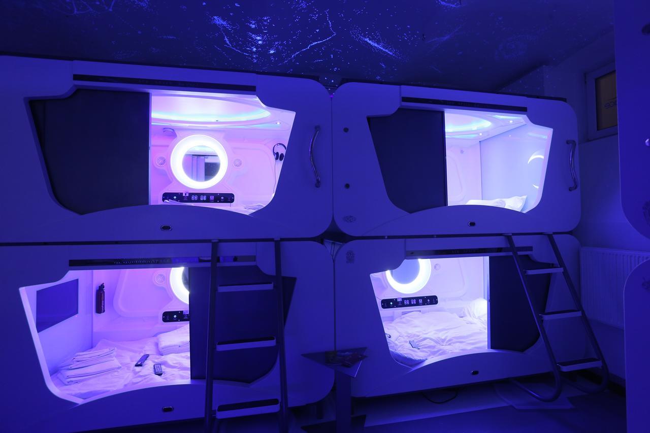 Subspace Hostel Загреб Екстериор снимка