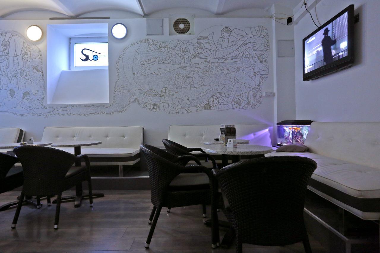 Subspace Hostel Загреб Екстериор снимка