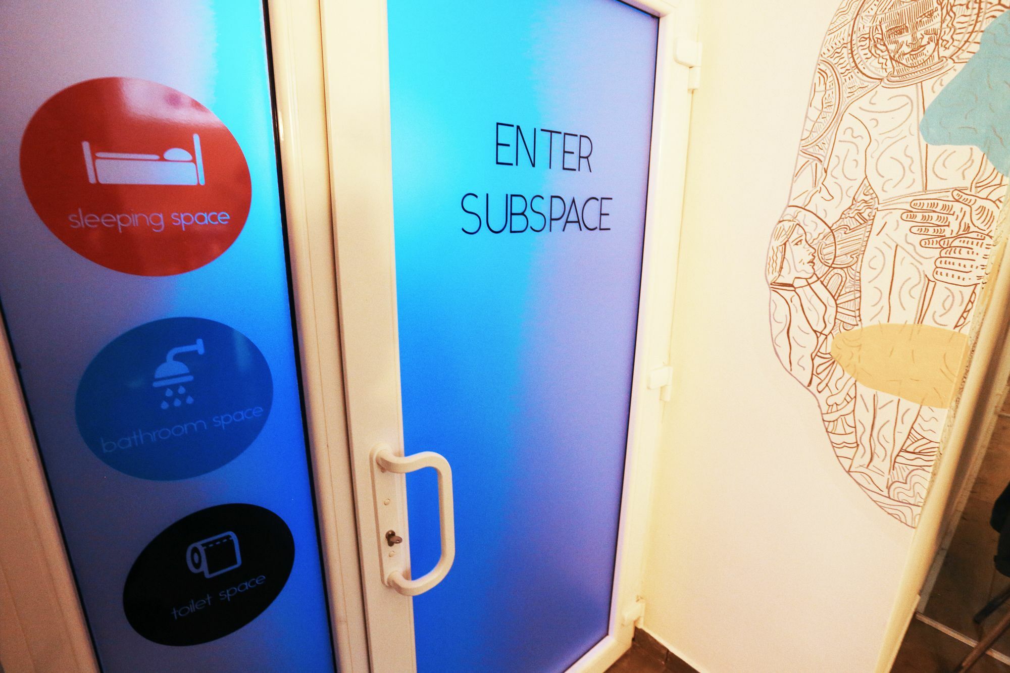 Subspace Hostel Загреб Екстериор снимка