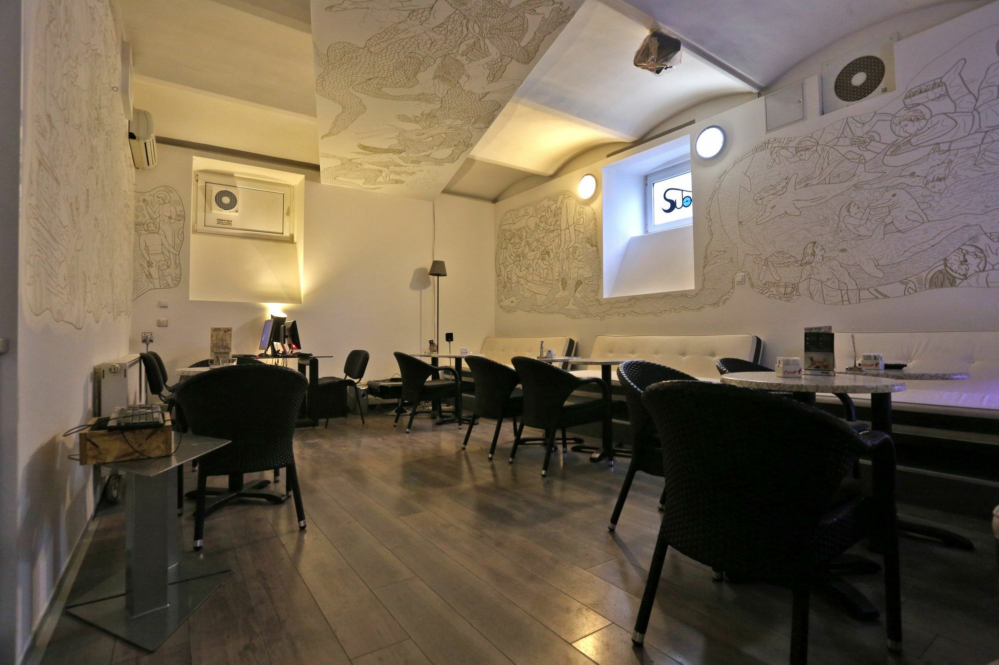 Subspace Hostel Загреб Екстериор снимка