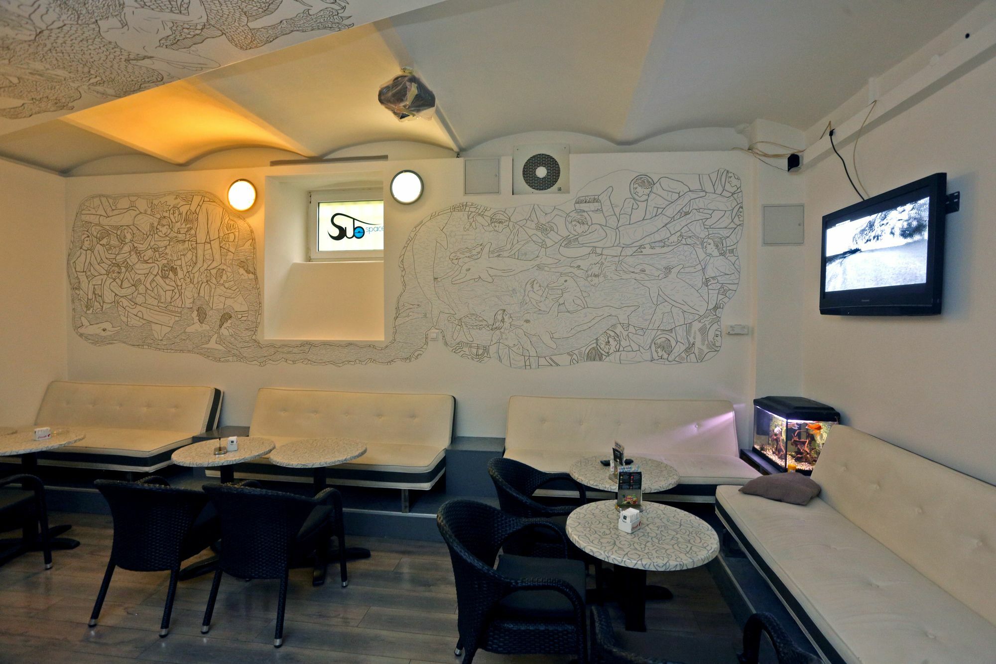Subspace Hostel Загреб Екстериор снимка